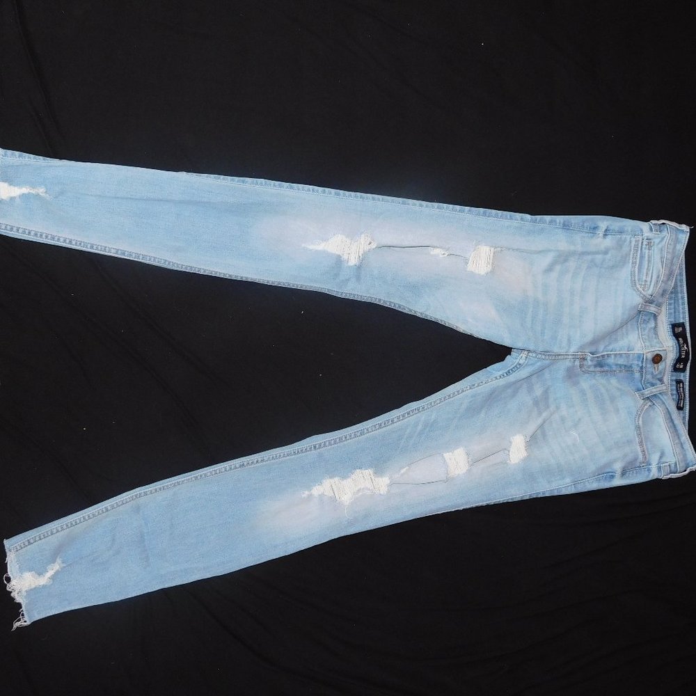 11L Hollister Jeans